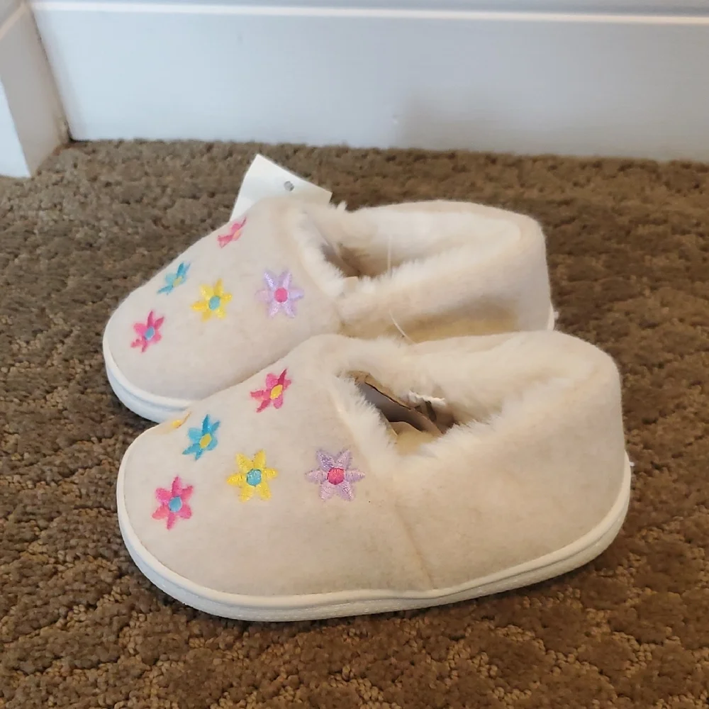 Baby Toddler Girls Falls Creek Flower Fleece Slippers Size 4/5 6/7 8/9 10/11 NWT